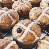 Gluten Free Hot Cross Buns TRADITIONAL 500g (6 pack) from FREEZER